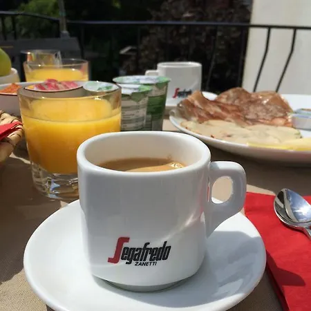 Gastehaus Unterbacher Hof デュッセルドルフ